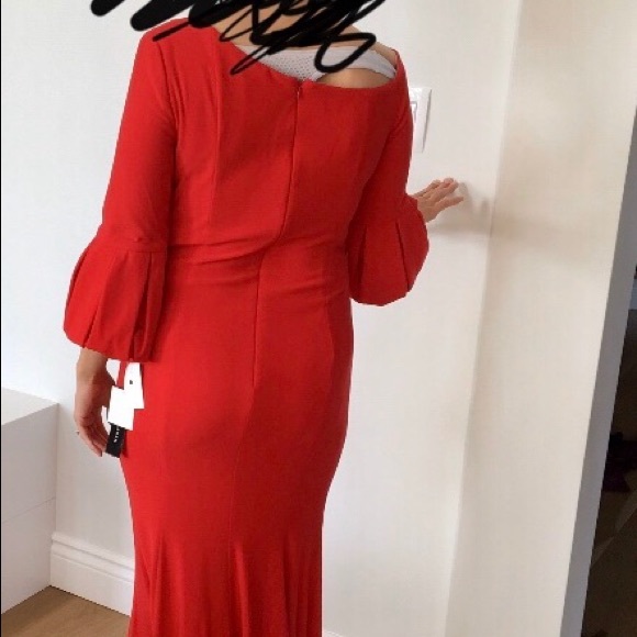 Red evening dress Js collection - Picture 2 of 3